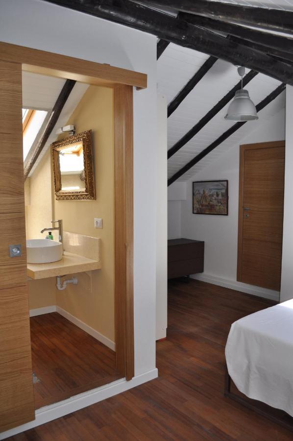 Casa Di Mario Appartamento In Centro Storico Con Due Camere Da Letto E Terrazze Cagliari Luaran gambar